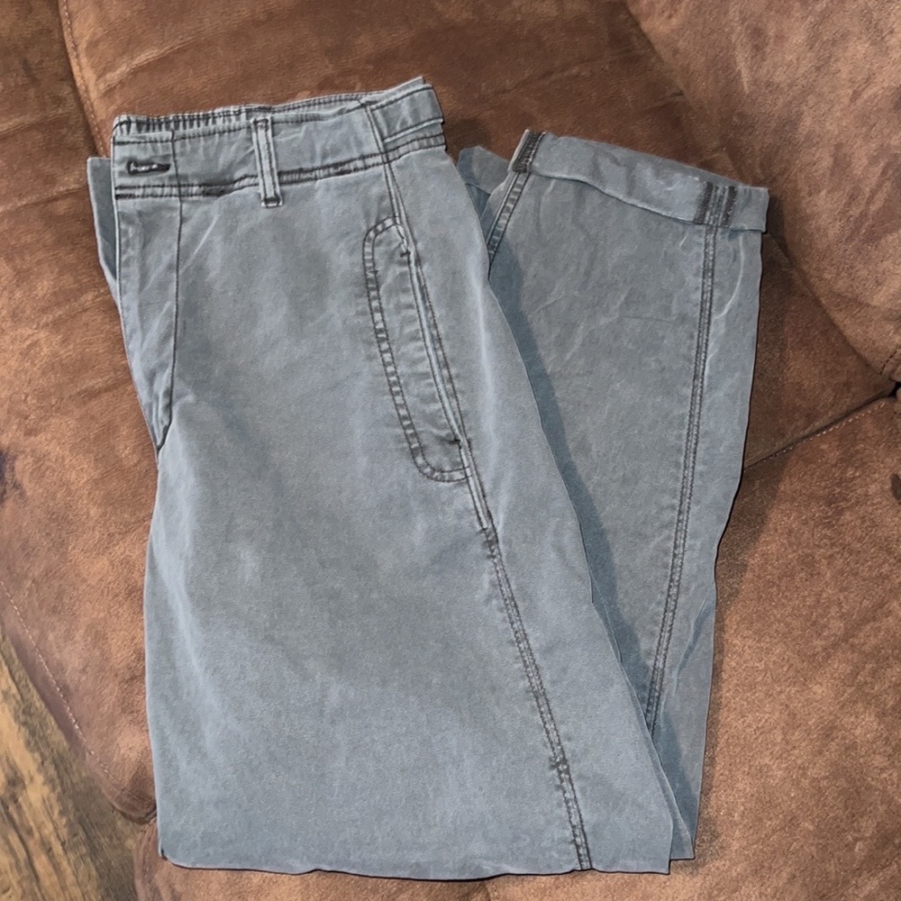 Old Navy Cargo Pants only worn once.